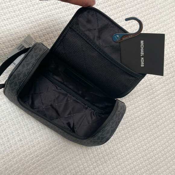 Michael kors toiletry bag - Picture 2 of 4